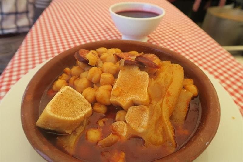 5 pratos imprescindibles para unha festa galega con servizo de cátering