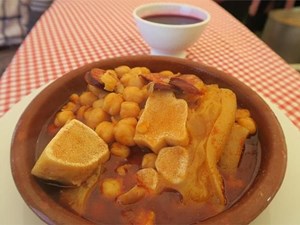 5 pratos imprescindibles para unha festa galega con servizo de cátering