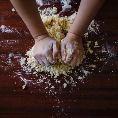 Como facer a masa de empanada de millo?