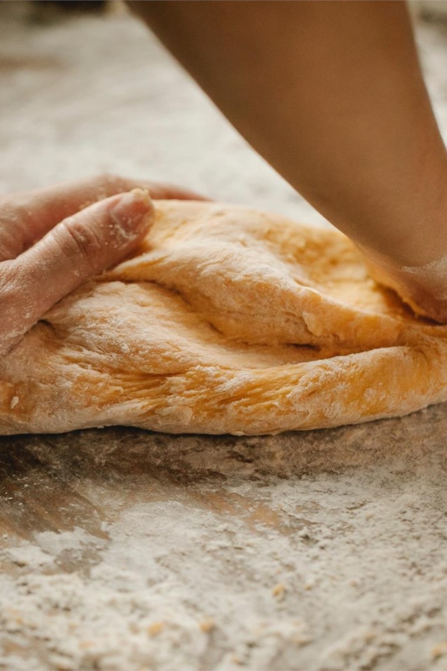 ¿Cómo hacer masa para la empanada de millo?