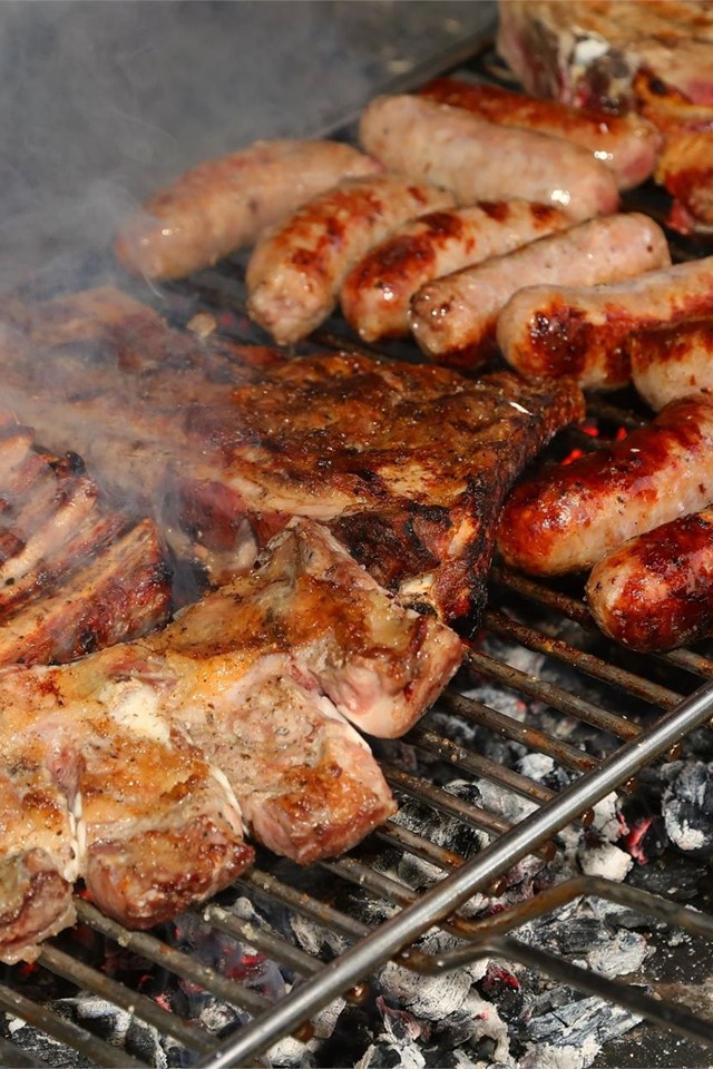 Como preparar unha parrillada de churrasco na casa?