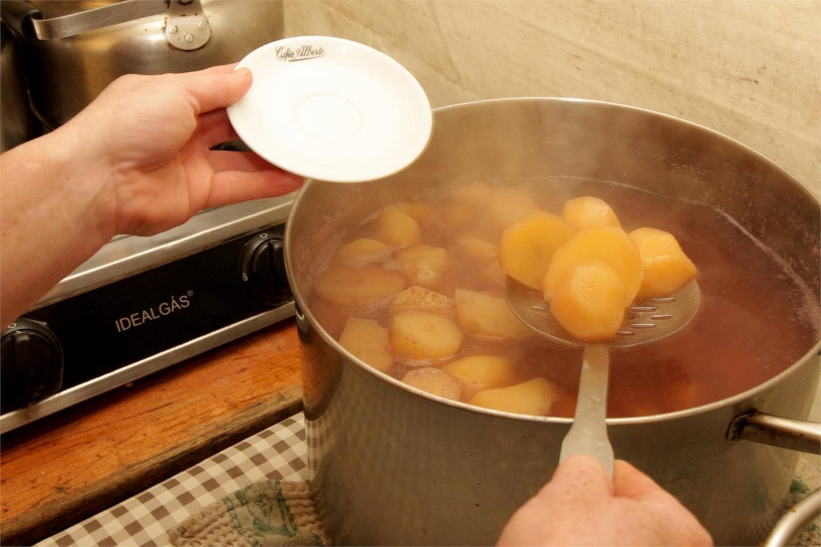 Platos de cuchara de la tradición gallega - Imagen 1