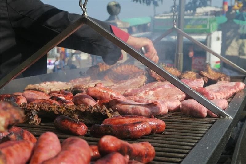 Servicio de catering para barbacoas de verano: consejos para que todo salga perfecto al aire libre.