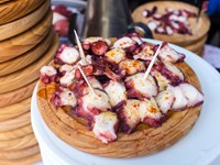Pulpo a feira: o sabor da gastronomía galega